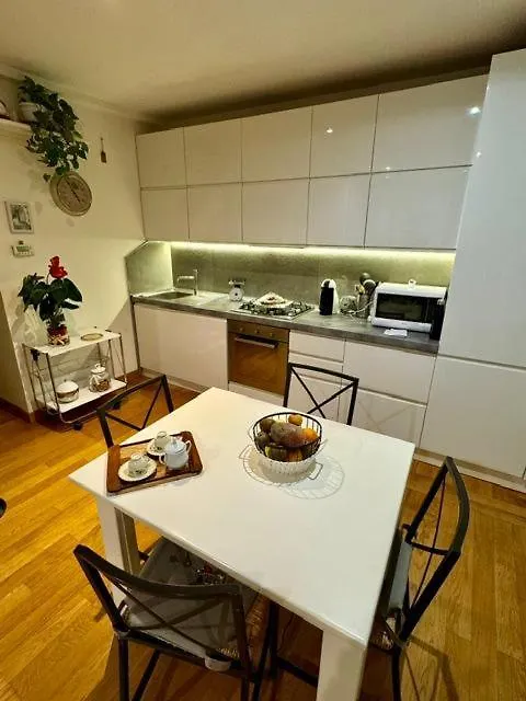 רומא Gemelli Flower'S House